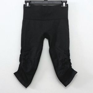 LULULEMON in the flow crop II